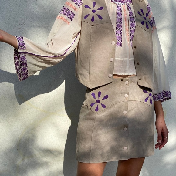 RARE vintage Two-Piece 60s/70s suede skirt set - Picture 2 of 8